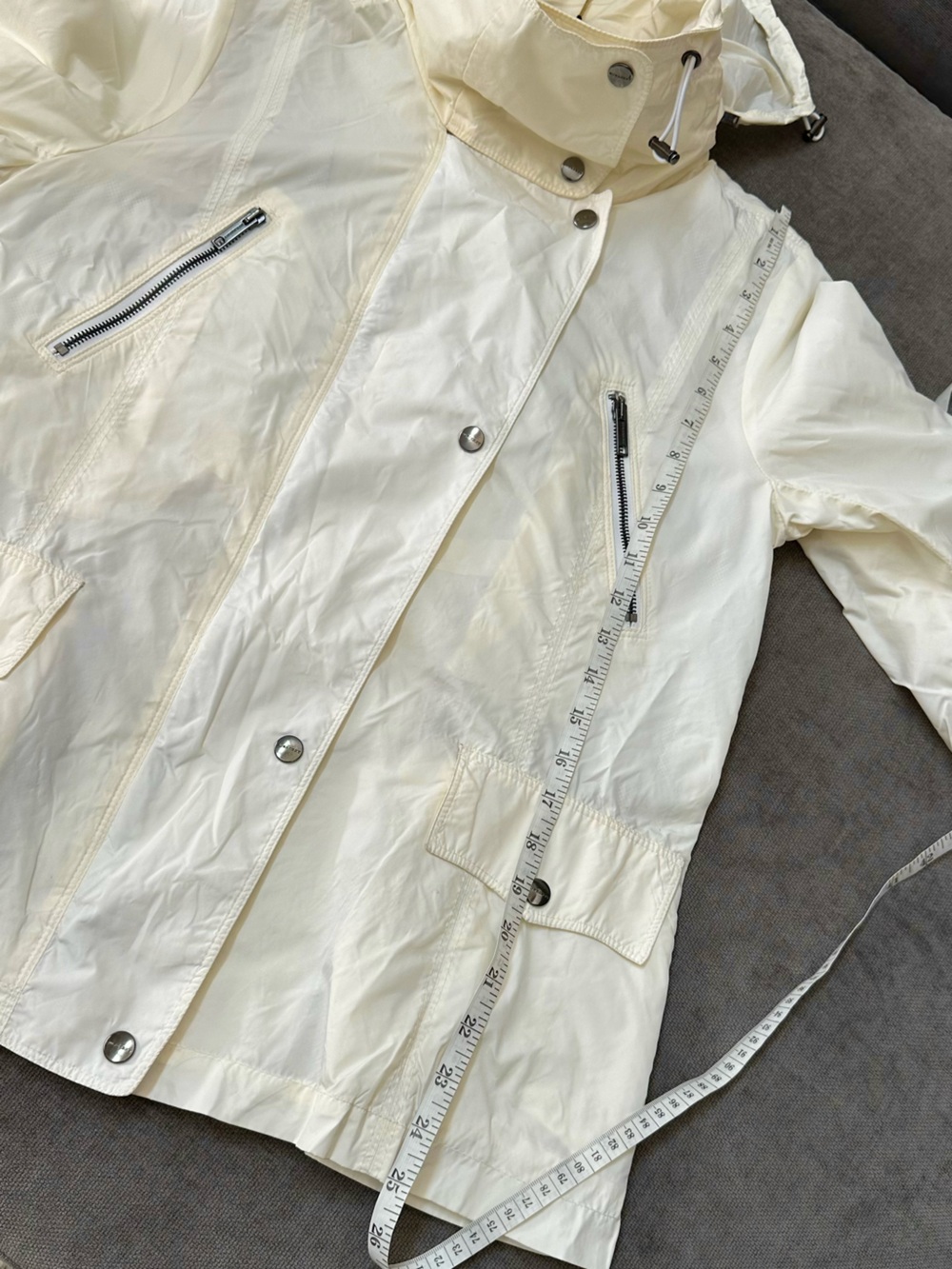 Burberry Ivory/Butter Hooded Lightweight Anorak Jacket - Picture 11 of 16